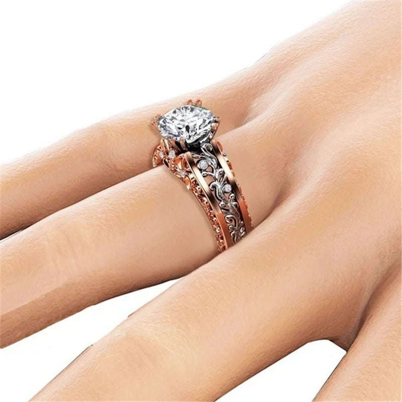 1pcs Luxury Women Ring Metal Hollow Carving Pattern Rose Gold Color Zircon Stones Couple Ring Bridal Engagement Wedding Jewelry