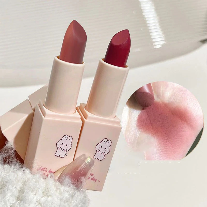 Matte Cute Lipstick Long Lasting Sexy Bright Red Lip Tint Balm Moisturizing Velvet Nude Lipstick Enhances Complexion Cosmetics