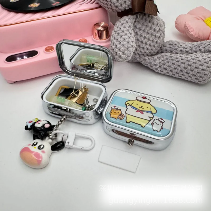 Snoopy Anime Cartoon 8 Grid Pill Box Kawaii Cute and Small Portable Sealed Moisture-Proof One Week Sorting Storage Medicine Box