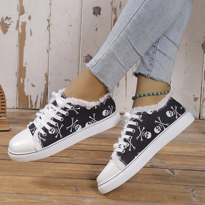 Women's Skull Bat Pattern Vulcanized Shoes Shoes Flat Shoes Fashion Lace Up Sneakers Female Casual Breathable Canvas Shoe 2024